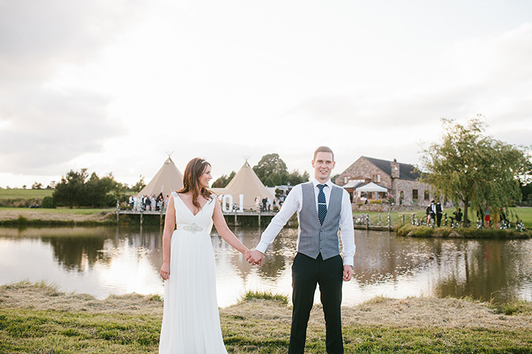 Stylish Outdoor Tipi Wedding http://www.danhoughphoto.com/