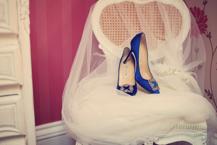 Manolo Blahnik Shoes Bride Blue Heels Bridal Classic Elegant Village Hall Wedding http://www.jessicaraphaelphotography.com/