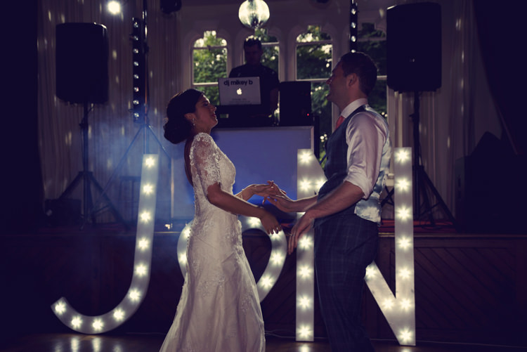Classic Elegant Village Hall Wedding http://www.jessicaraphaelphotography.com/