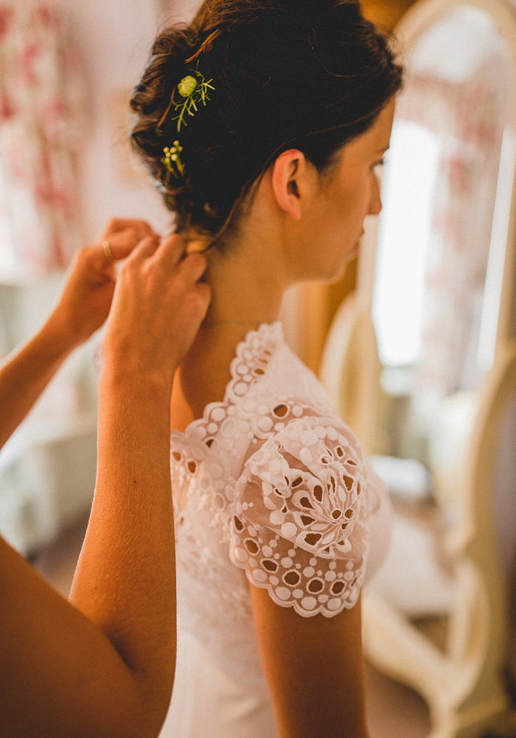 Flowers Hair Charlie Brear Bride Country Crafty Colourful Weekend Party Wedding http://www.noeldeasington.com/ 