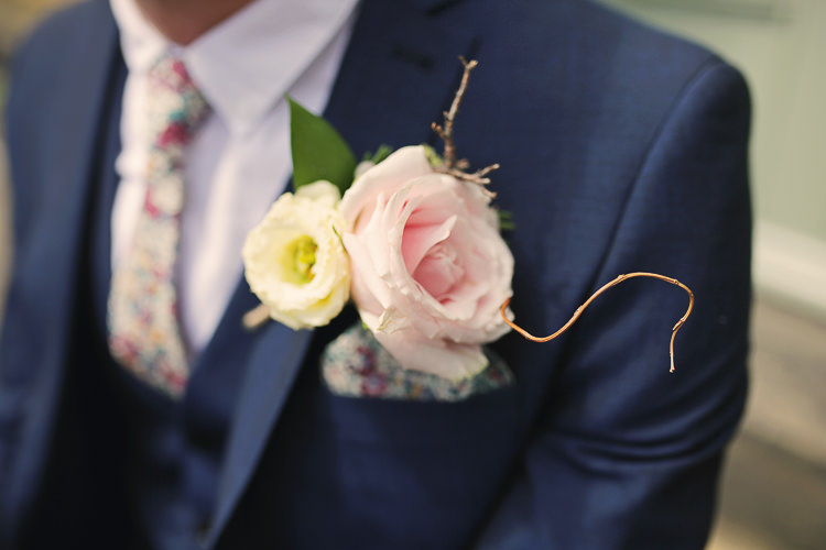 Rose Buttonhole Groom Stylish Pastel Rustic Barn Wedding http://helenrussellphotography.co.uk/