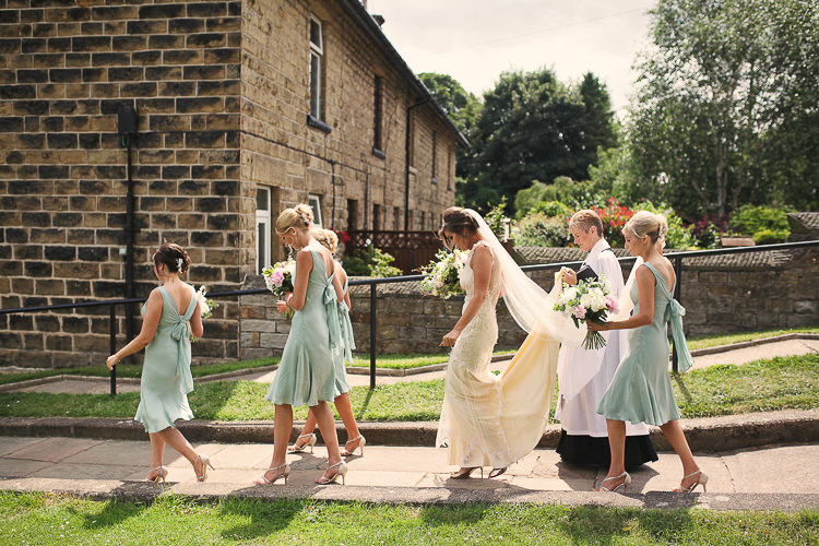 Stylish Pastel Rustic Barn Wedding http://helenrussellphotography.co.uk/