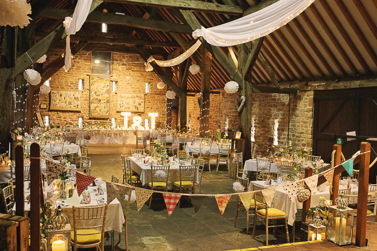 Stylish Pastel Rustic Barn Wedding http://helenrussellphotography.co.uk/ 