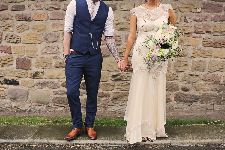 Stylish Pastel Rustic Barn Wedding http://helenrussellphotography.co.uk/