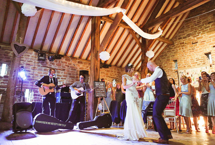 Stylish Pastel Rustic Barn Wedding http://helenrussellphotography.co.uk/ 
