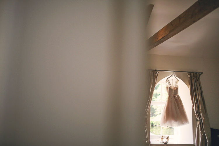 Rustic Laid Back Tipi Wedding http://helenrussellphotography.co.uk/