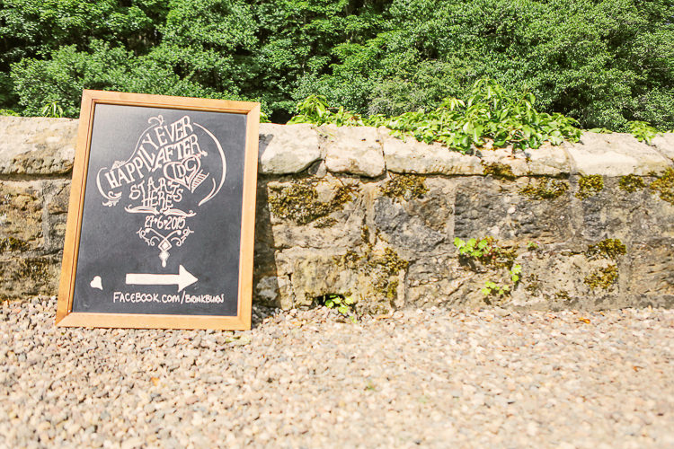 Rustic Laid Back Tipi Wedding http://helenrussellphotography.co.uk/