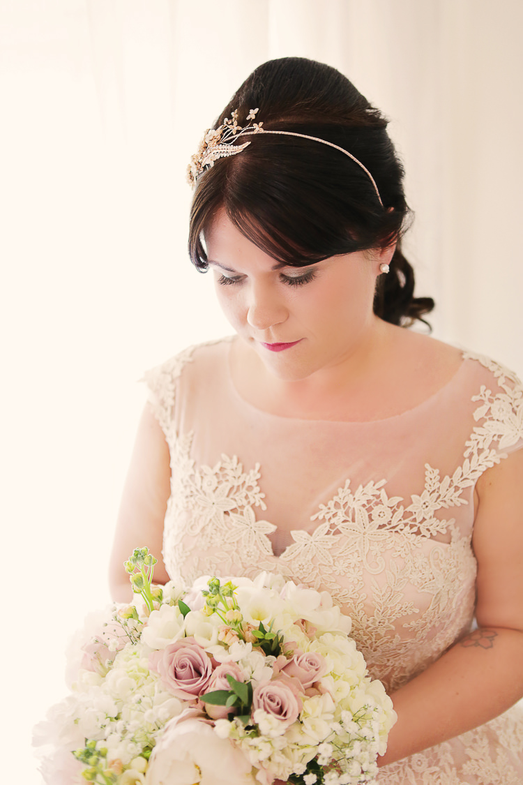 Hair Band Accessory Bride Bridal Rustic Laid Back Tipi Wedding http://helenrussellphotography.co.uk/