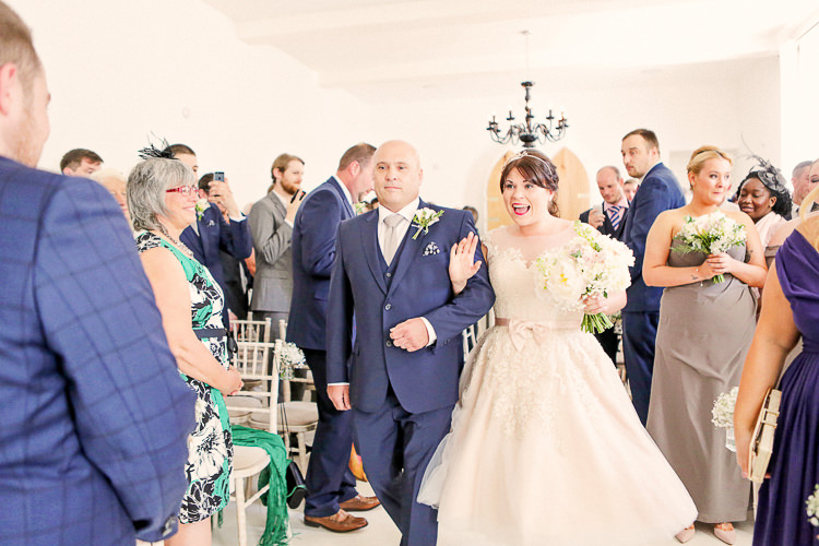 Rustic Laid Back Tipi Wedding http://helenrussellphotography.co.uk/