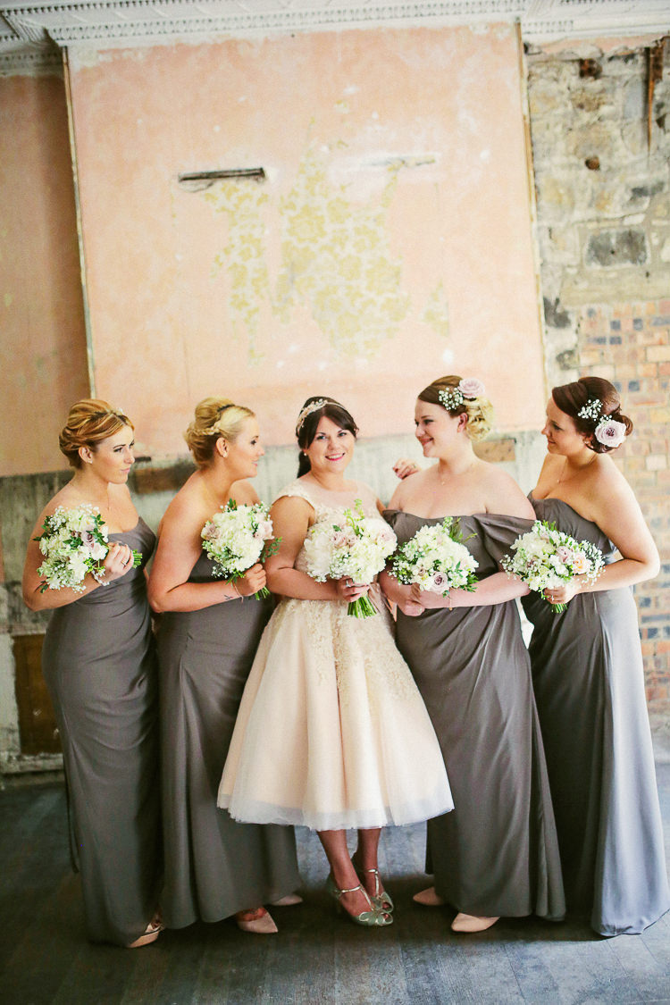 Rustic Laid Back Tipi Wedding http://helenrussellphotography.co.uk/