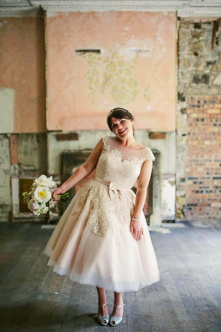 Short Dress Bride Bridal House Mooshki Sweet Cute Gown Rustic Laid Back Tipi Wedding http://helenrussellphotography.co.uk/