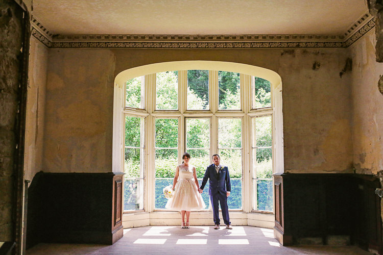 Rustic Laid Back Tipi Wedding http://helenrussellphotography.co.uk/