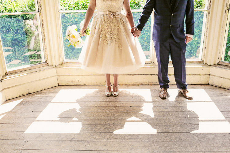 Rustic Laid Back Tipi Wedding http://helenrussellphotography.co.uk/