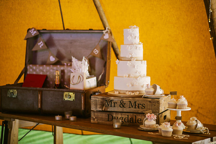 White Petal Cake Table Crate Rustic Laid Back Tipi Wedding http://helenrussellphotography.co.uk/