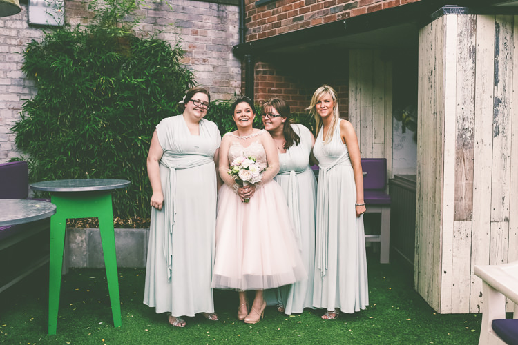 Quirky Vintage Zoo Wedding http://www.emmaboileau.co.uk/