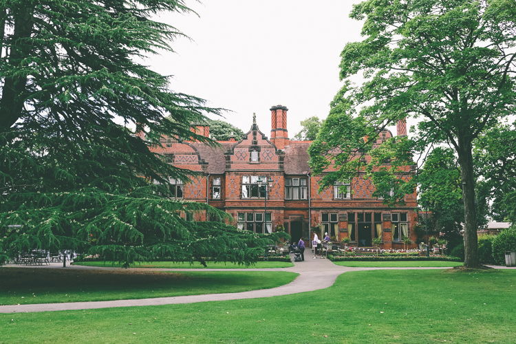 Chester Quirky Vintage Zoo Wedding http://www.emmaboileau.co.uk/