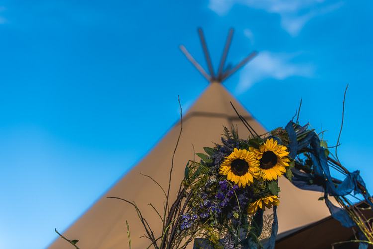Mismatched Farm Tipi Wedding http://www.andrewkeher.co.uk/