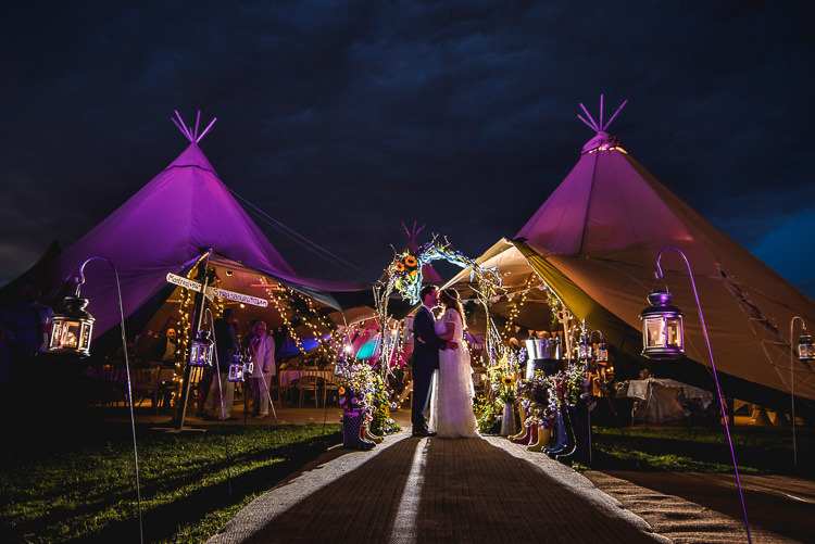 Mismatched Farm Tipi Wedding http://www.andrewkeher.co.uk/