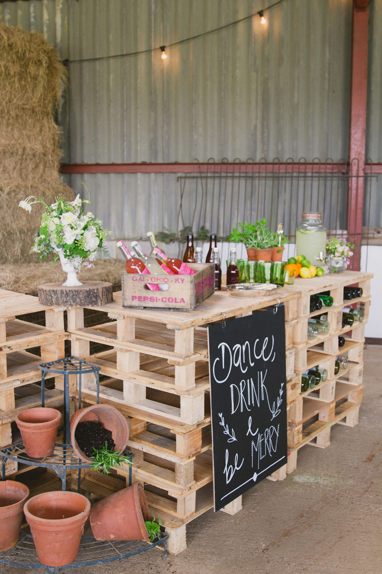Pallet Bar Drinks Station Industrial Eco Bloom Wedding Ideas http://www.mywildrose.co.uk/