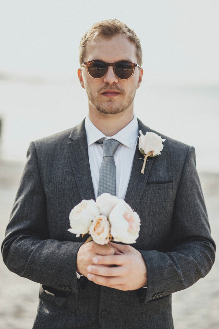 Casual Beach Dusky Pink Wedding http://www.alipaul.com/