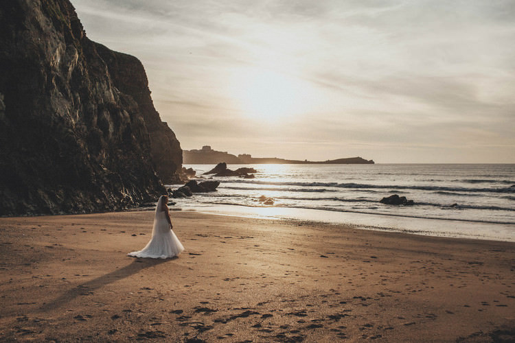 Casual Beach Dusky Pink Wedding http://www.alipaul.com/