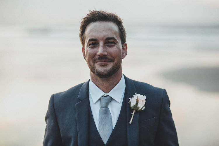 Casual Beach Dusky Pink Wedding http://www.alipaul.com/