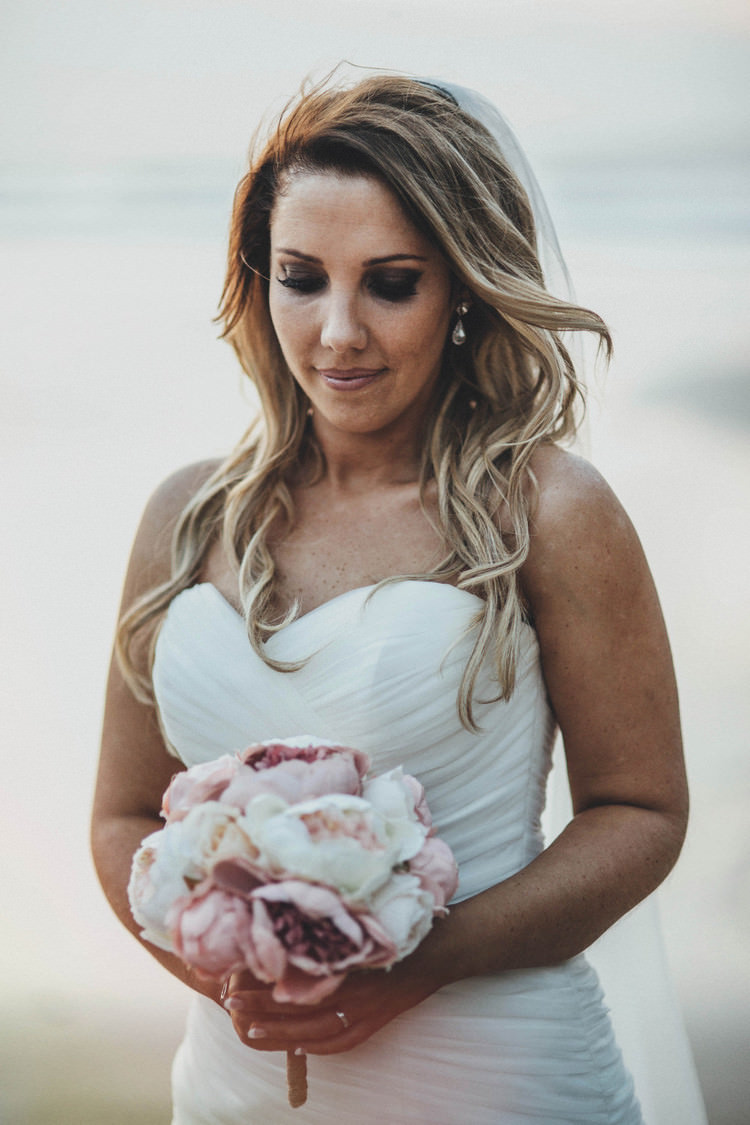 Casual Beach Dusky Pink Wedding http://www.alipaul.com/
