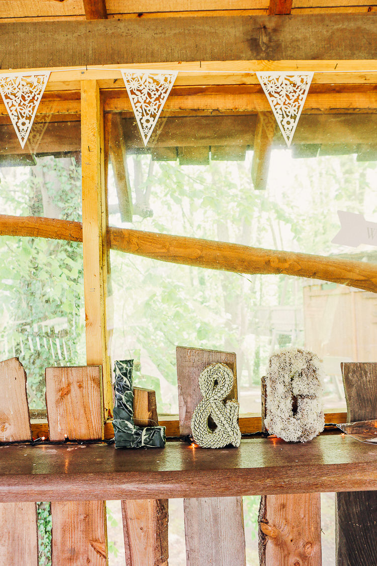 Rustic Treehouse Wedding http://helenrussellphotography.co.uk/