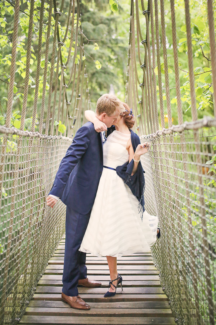 Rustic Treehouse Wedding http://helenrussellphotography.co.uk/