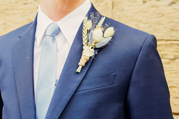 Wheat Buttonhole Groom Rustic Treehouse Wedding http://helenrussellphotography.co.uk/