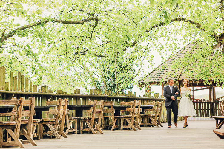 Rustic Treehouse Wedding http://helenrussellphotography.co.uk/