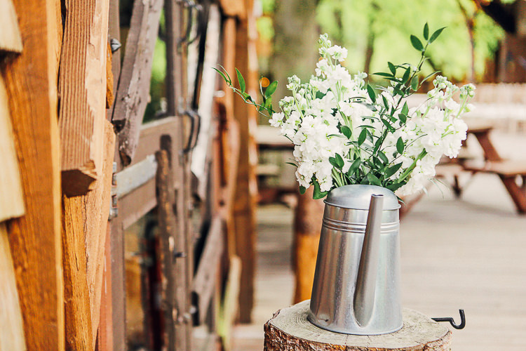 Rustic Treehouse Wedding http://helenrussellphotography.co.uk/