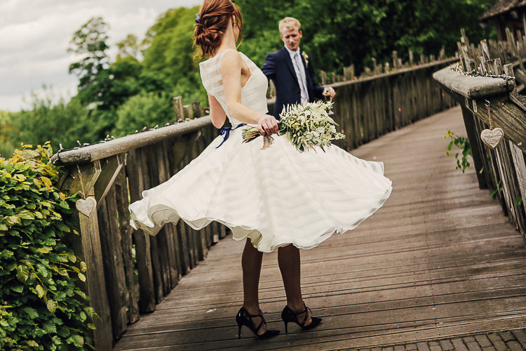 Rustic Treehouse Wedding http://helenrussellphotography.co.uk/
