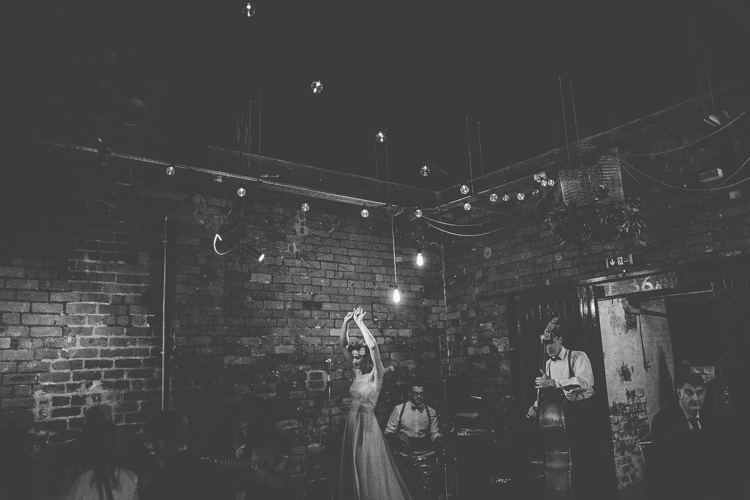 Industrial Indie Autumn City Wedding http://www.elliegracephotography.co.uk/