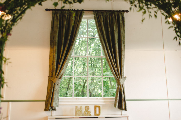 Charming Floral Filled Wedding http://www.francessales.co.uk/