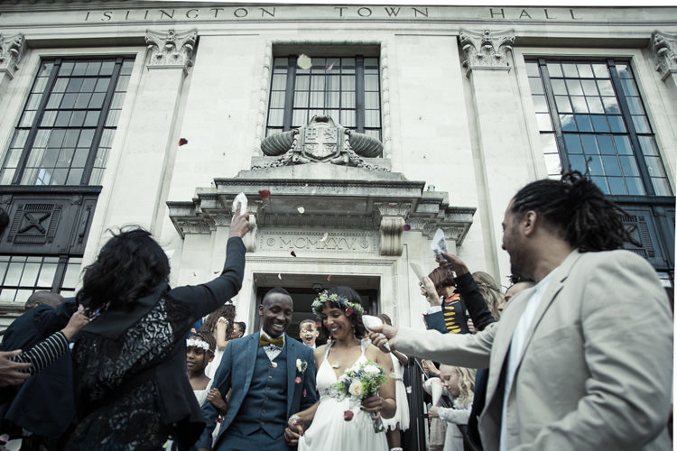 Confetti Throw Moroccan Feasting Bohemian Wedding http://www.contemporary-wedding.com/
