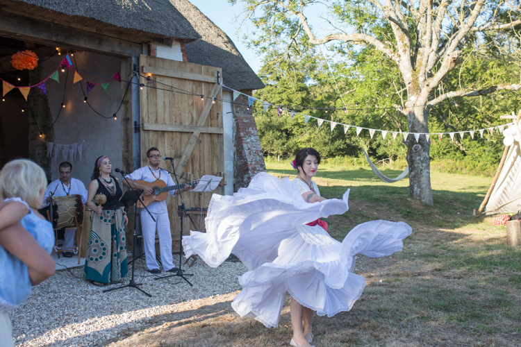 Farm Barn Wedding http://www.florencefox.com/