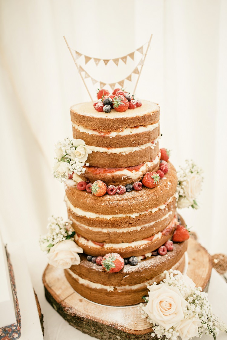 Naked Cake Bunting Berries Flowers Blooms Log Stand Scottish Beach Wedding http://www.kat-hill.com/