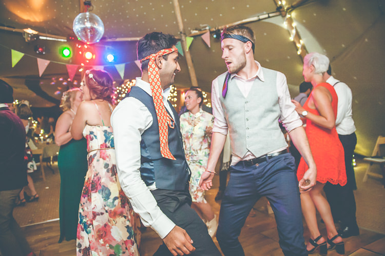 Quirky Natural Woodland Wedding http://lisahowardphotography.co.uk/