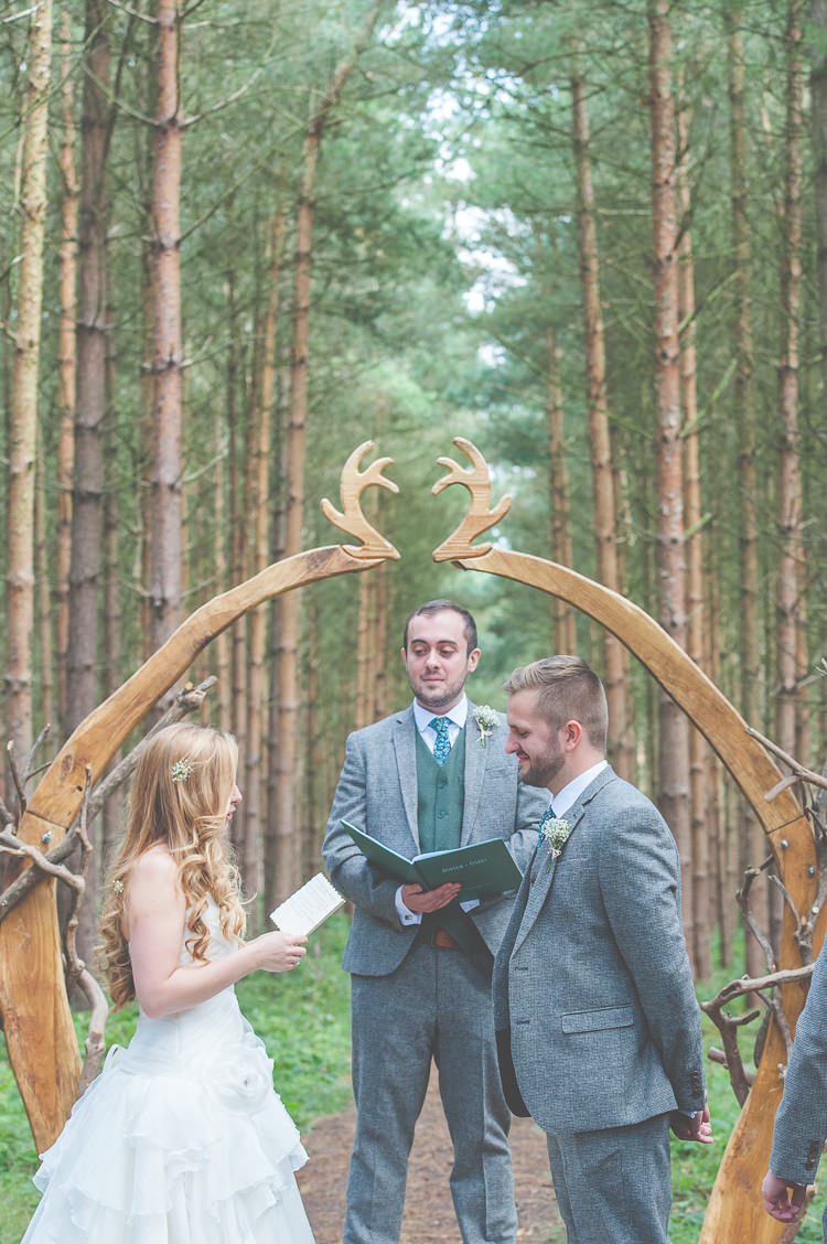 Handfasting Ceremony Quirky Natural Woodland Wedding http://lisahowardphotography.co.uk/