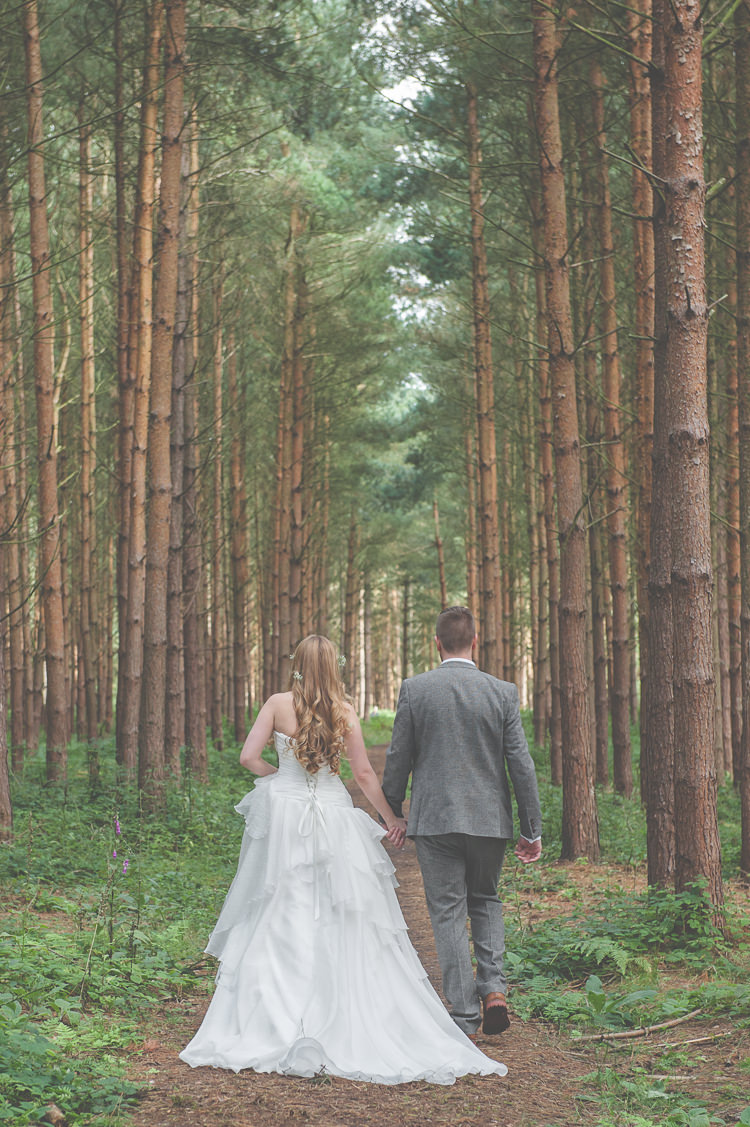 Quirky Natural Woodland Wedding http://lisahowardphotography.co.uk/