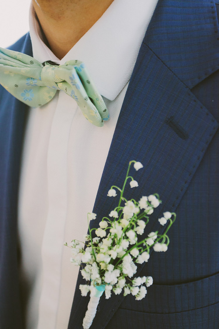 White Buttonhole Groom Mint Chemistry Outdoor Wedding Estonia http://sokkphoto.com/