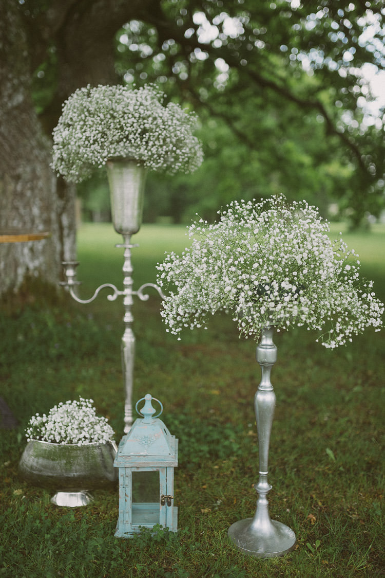 Gypsophila Flowers Mint Chemistry Outdoor Wedding Estonia http://sokkphoto.com/