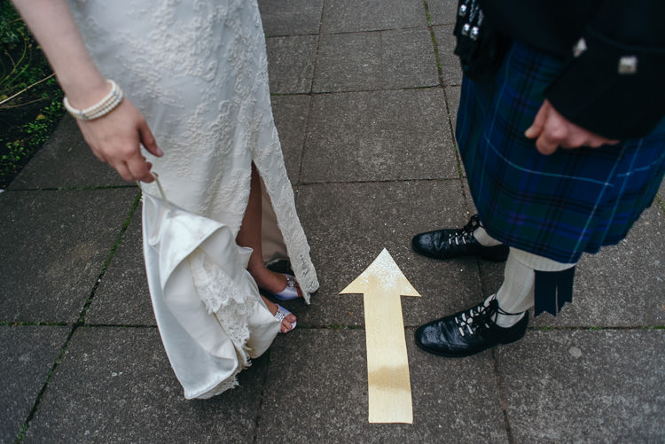Modern Natural Pink Metallic Wedding http://photosbyzoe.co.uk/