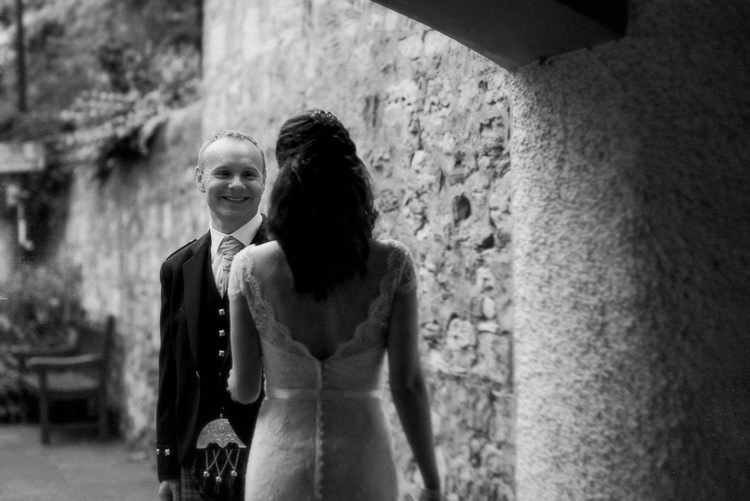Modern Natural Pink Metallic Wedding http://photosbyzoe.co.uk/