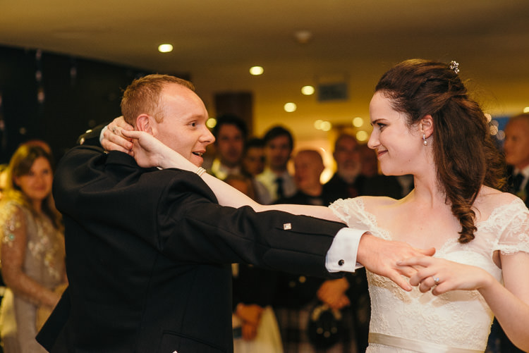 Modern Natural Pink Metallic Wedding http://photosbyzoe.co.uk/