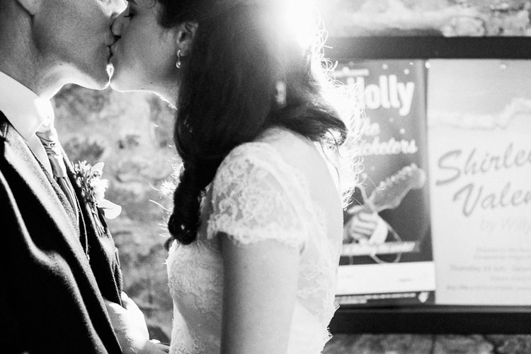 Modern Natural Pink Metallic Wedding http://photosbyzoe.co.uk/