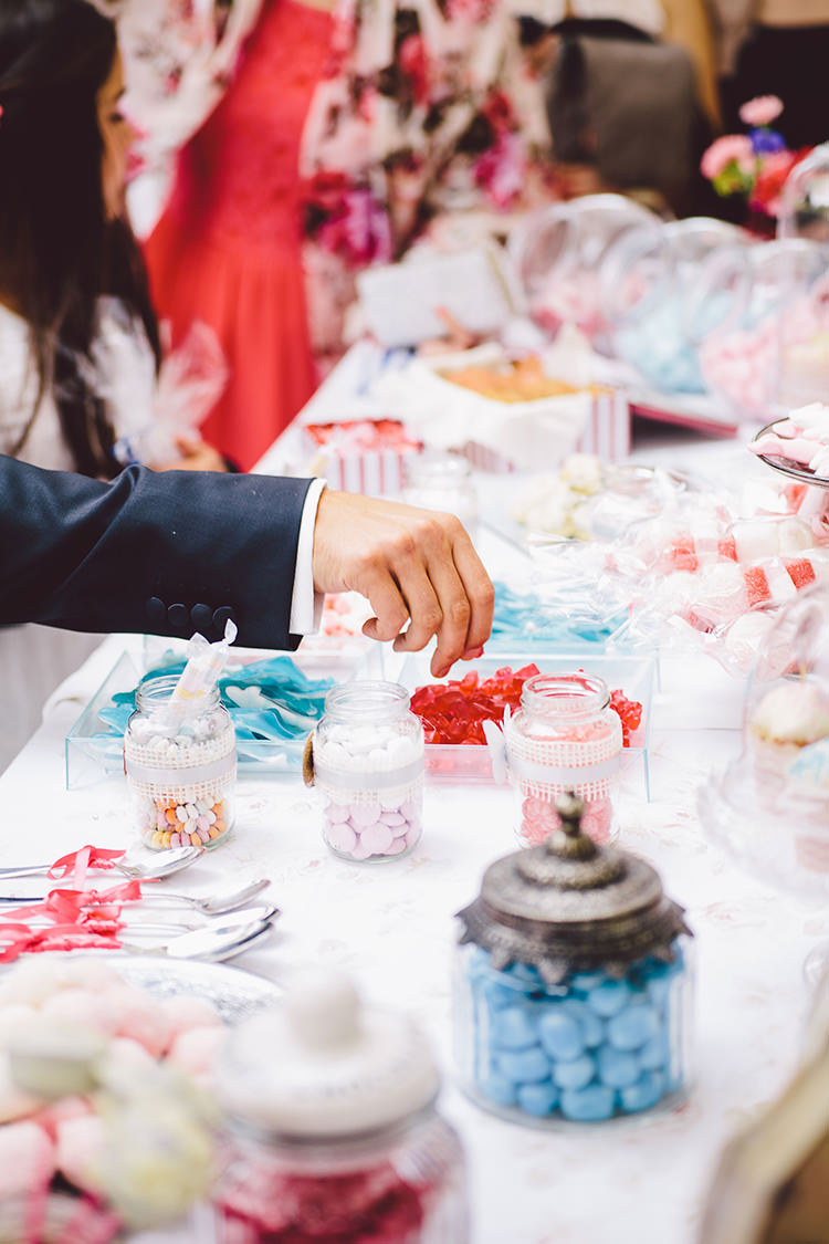 Sweets Sweetie Table Quirky Cool Summer Germany Wedding http://www.cornelia-lietz.com/en