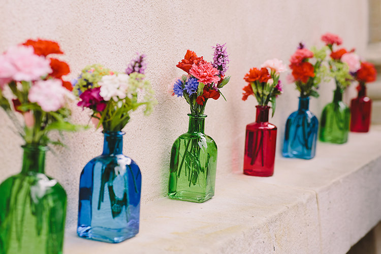 Multicolour Bottle Flowers Quirky Cool Summer Germany Wedding http://www.cornelia-lietz.com/en