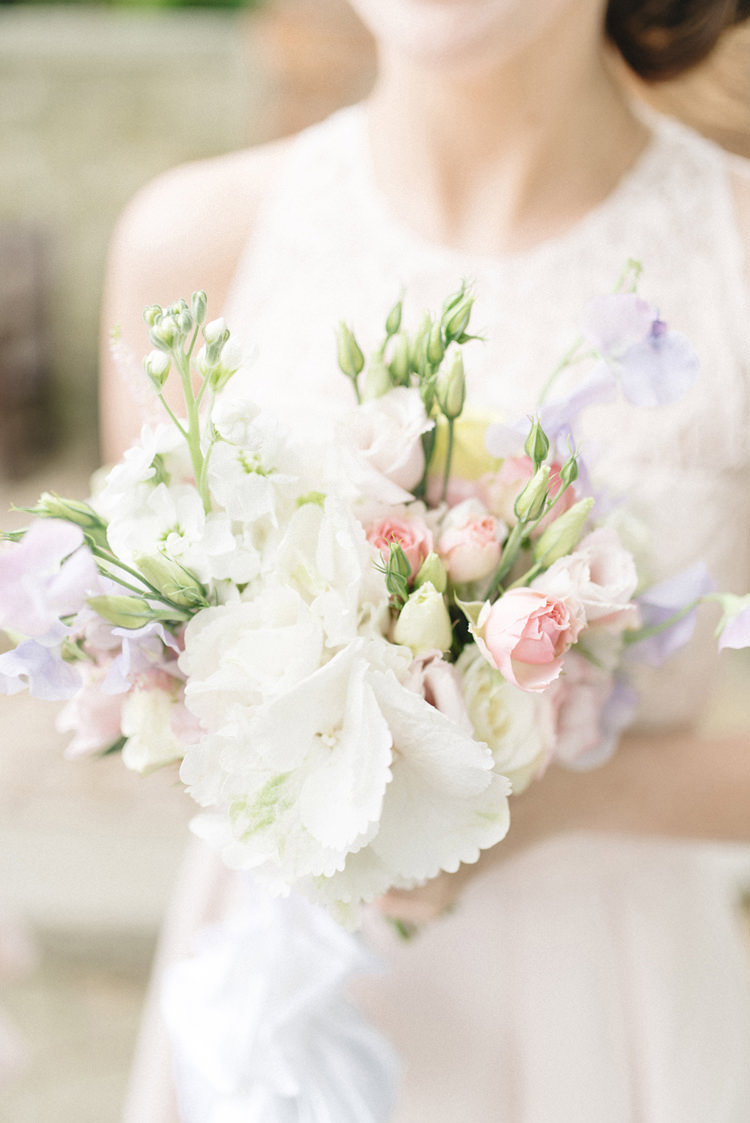 Bouquet Flowers Pretty Purple Pink White Bride Bridal Chic Pastel City Wedding http://sarahjaneethan.co.uk/